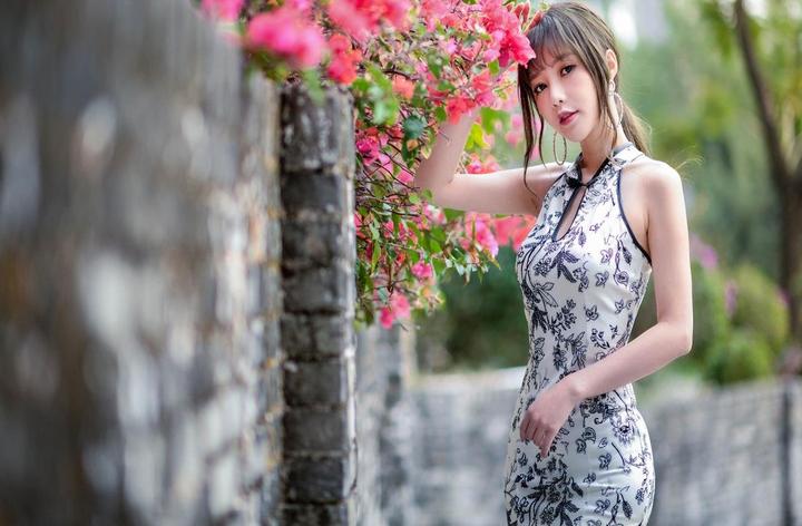 通过深呼吸缓解情绪躁动