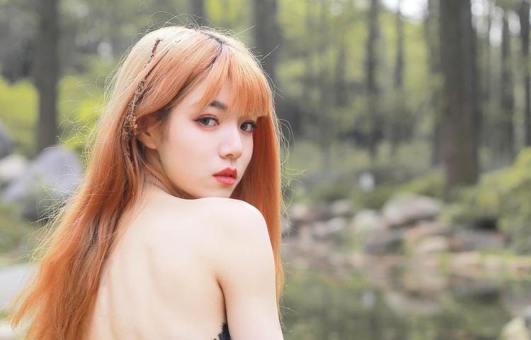 白天摸摸哒晚上摸摸哒的来源